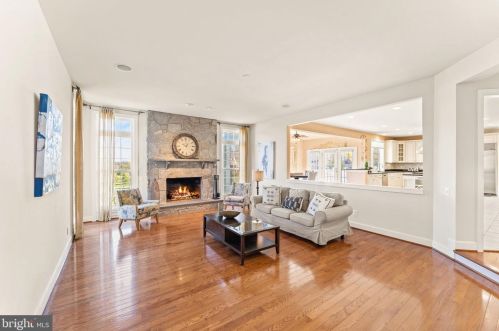 20906 Mcintosh Pl, Leesburg VA  20175-6372 exterior