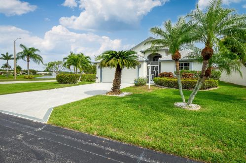 5025 Robino Cir, West Palm Beach, FL 33417-3304