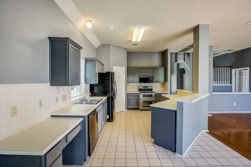 100 Parque Cir, Georgetown TX 78626-4537 exterior