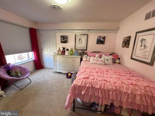 230 Pebble Vly Dr, Dover DE 19904-9469 exterior