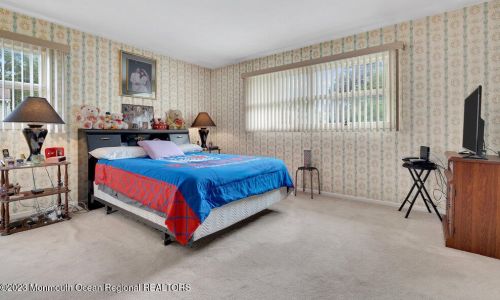 10 Webster Dr, Hazlet NJ 07730-1444 exterior