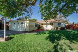 2020 Woodstock Way, Sacramento, CA 95825-1113