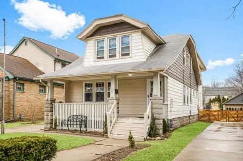 5023 Berkeley Blvd, Milwaukee, WI 53217-5502