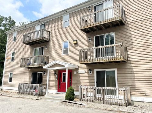 1 Eric Pl, North Providence RI  02911-2790 exterior