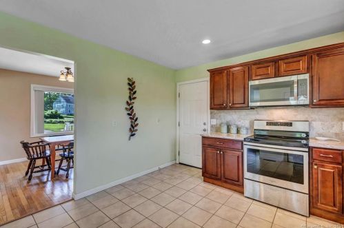 615 Westchester Rd, Colchester CT  06415-2224 exterior