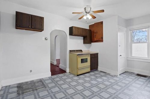 810 Neshannock Blvd, New Castle, PA 16101-2542