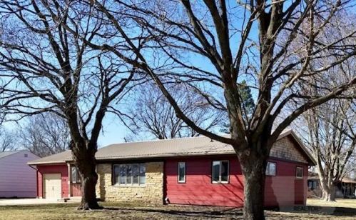615 5th Ave, Clarion IA  50525-1244 exterior