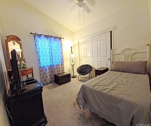 19778 Canyon View Dr, Santa Clarita CA  91351-5717 exterior