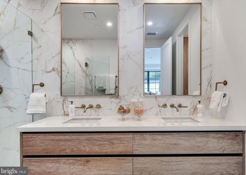 4915 Western Ave, Washington DC  20016-4319 exterior