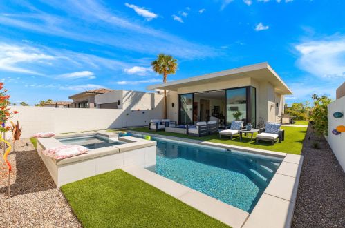 57716 Santo Thomas, La Quinta CA  92253-8187 exterior