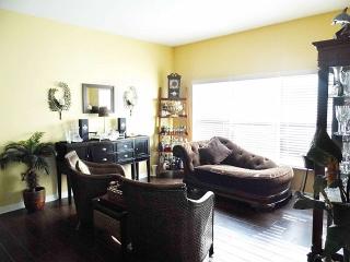 1846 Mira Lago Cir, Ruskin, FL 33570-3206