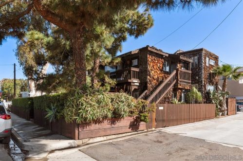 4273 Dawes St, San Diego CA 92109-1230 exterior