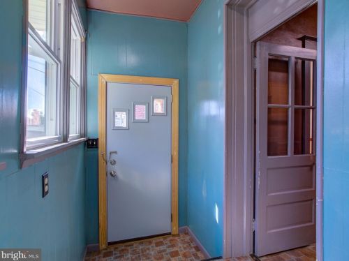 737 28th St, Harrisburg PA 17111-1127 exterior