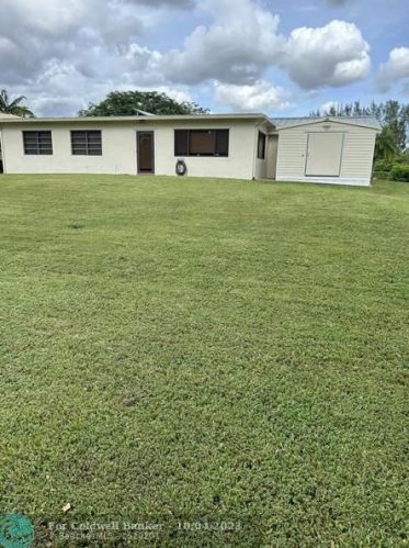 4000 137 Ave, Hollywood FL 33027-5921 exterior