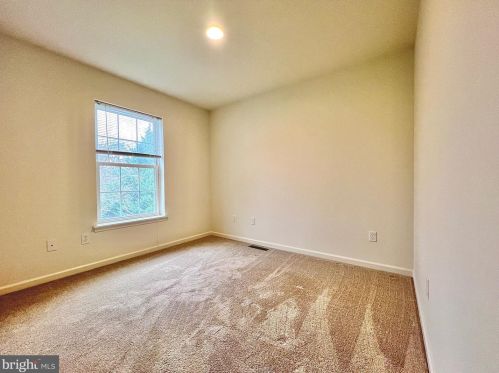 71 Keswick Dr, Navy Sup Dpt PA 17050-7917 exterior