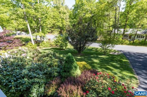 12 Seminole Trl, Bybee VA  22963-3157 exterior