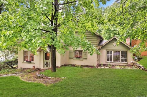 11 Louis Ave, Valley Cottage, NY 10989-2327