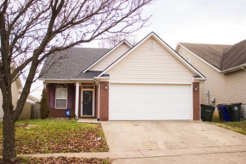 312 Darenia Ln, Lexington, KY 40511-8635