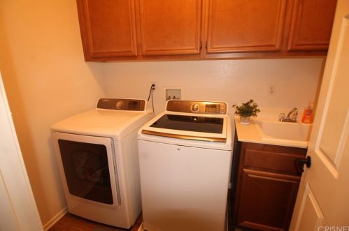 5823 Spice St, Lancaster CA  93536-2348 exterior