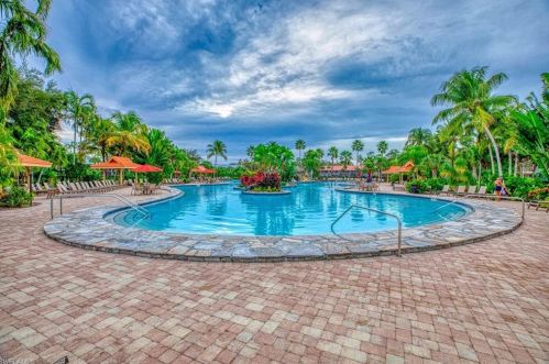2245 Hidden Lake Dr, Naples, FL 34112-2717