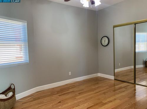 1610 14th St, Oakland CA  94607-1512 exterior