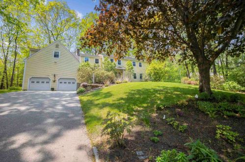 9 Dwinell Dr, Concord, NH 03301-2542
