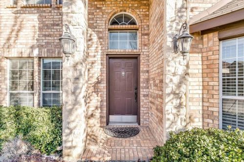 404 High Desert Dr, Fort Worth, TX 76131-4541