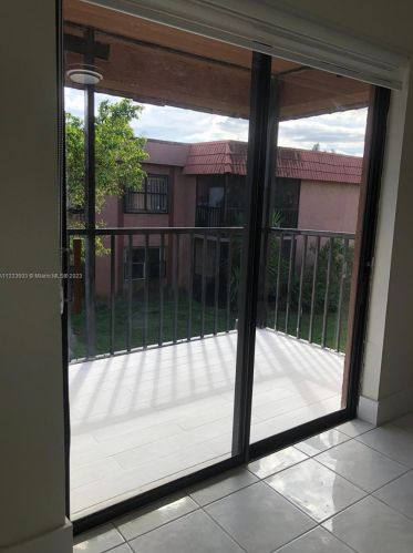 6560 27th Ct, Hialeah FL  33016-2808 exterior