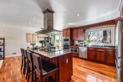 14 Albemarle Rd, East Brunswick NJ  08816-4213 exterior