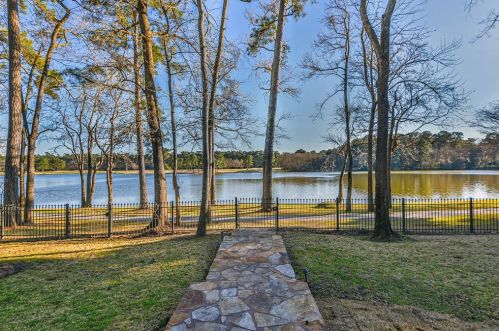 12 Shorelake Dr, Humble, TX 77339-3601