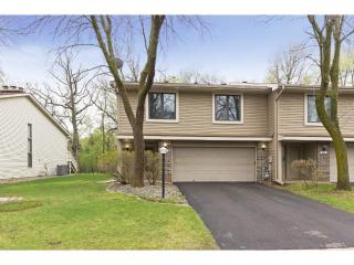 549 Sterling St, Saint Paul, MN 55119-5579