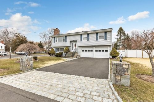 120 Woodmere Rd, Bridgeport, CT 06610-1031