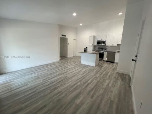 4990 102nd Ave, Miami, FL 33178-2204