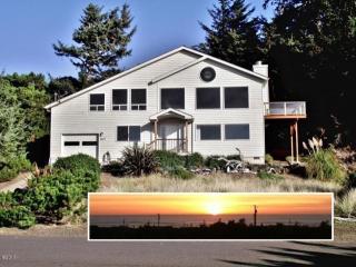 2601 Parker Ave, Waldport, OR 97394-9549