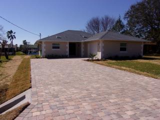 29 Clinton Ct, Palm Coast FL  32137-8343 exterior