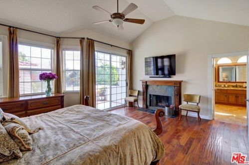 5100 Noble Ave, Van Nuys CA 91402-4509 exterior