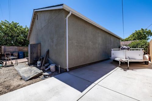 956 J St, Los Banos CA  93635-4321 exterior