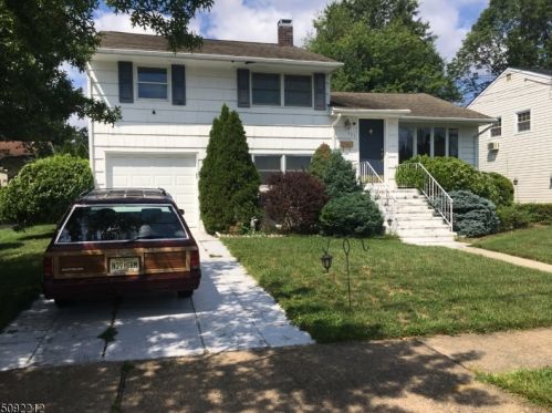 131 Tracy Dr, Perth Amboy NJ  08863-1024 exterior