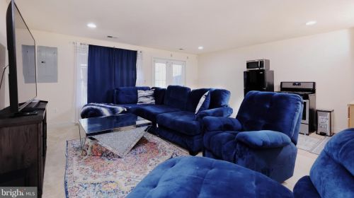 2472 Sylvan Moor Ln, Woodbridge VA  22191-6354 exterior