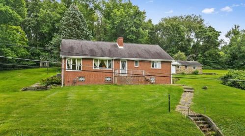 1172 Connellsville Rd, Fayette City, PA 15438-1016