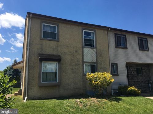 138 Knox Ct, Southampton, PA 18966-2740