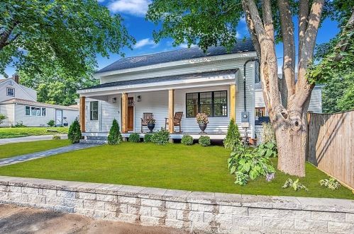 33 Pickering St, Danvers MA  01923-2017 exterior