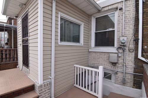 183-25 Jamaica Ave, Jamaica, NY 11423-1847