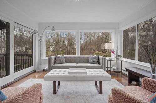 180 Hillair Cir, White Plains NY  10605-4506 exterior