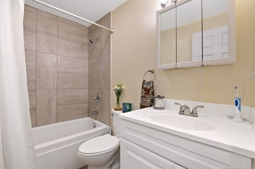 20 Front St, Middletown CT 06457-4424 exterior