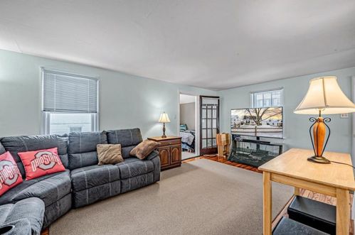 195 Kleber Rd, Glenshaw, PA 15116-1717