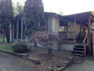 76 Bridge St, Rose Lodge, OR 97368-9714