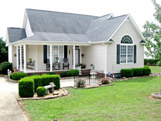 248 Creek Ln, Mc Minnville, TN 37110-8406