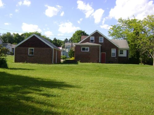 131 Kilbourne Rd, Greenville, PA 16125-2330