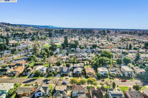 221 Cambridge Ave, San Leandro CA  94577-1825 exterior